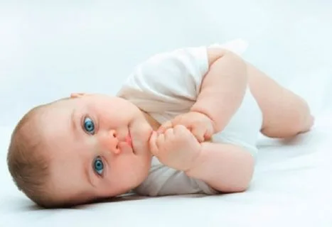 Bé 6 tháng tuổi nặng bao nhiêu ký?