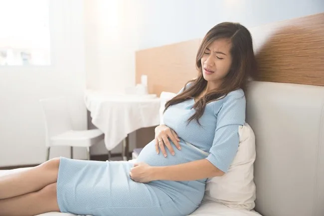 Đau bụng trên khi mang thai tháng cuối