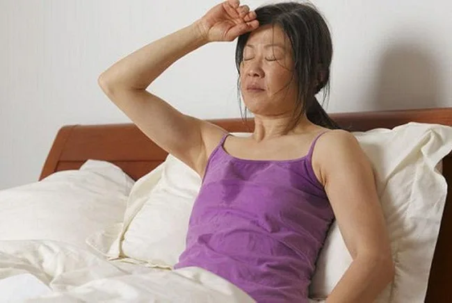 Đổ mồ hôi trộm ở người lớn trị như thế nào?
