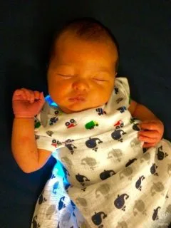 Dieu Tri Vang Da So Sinh 3 240x320 3